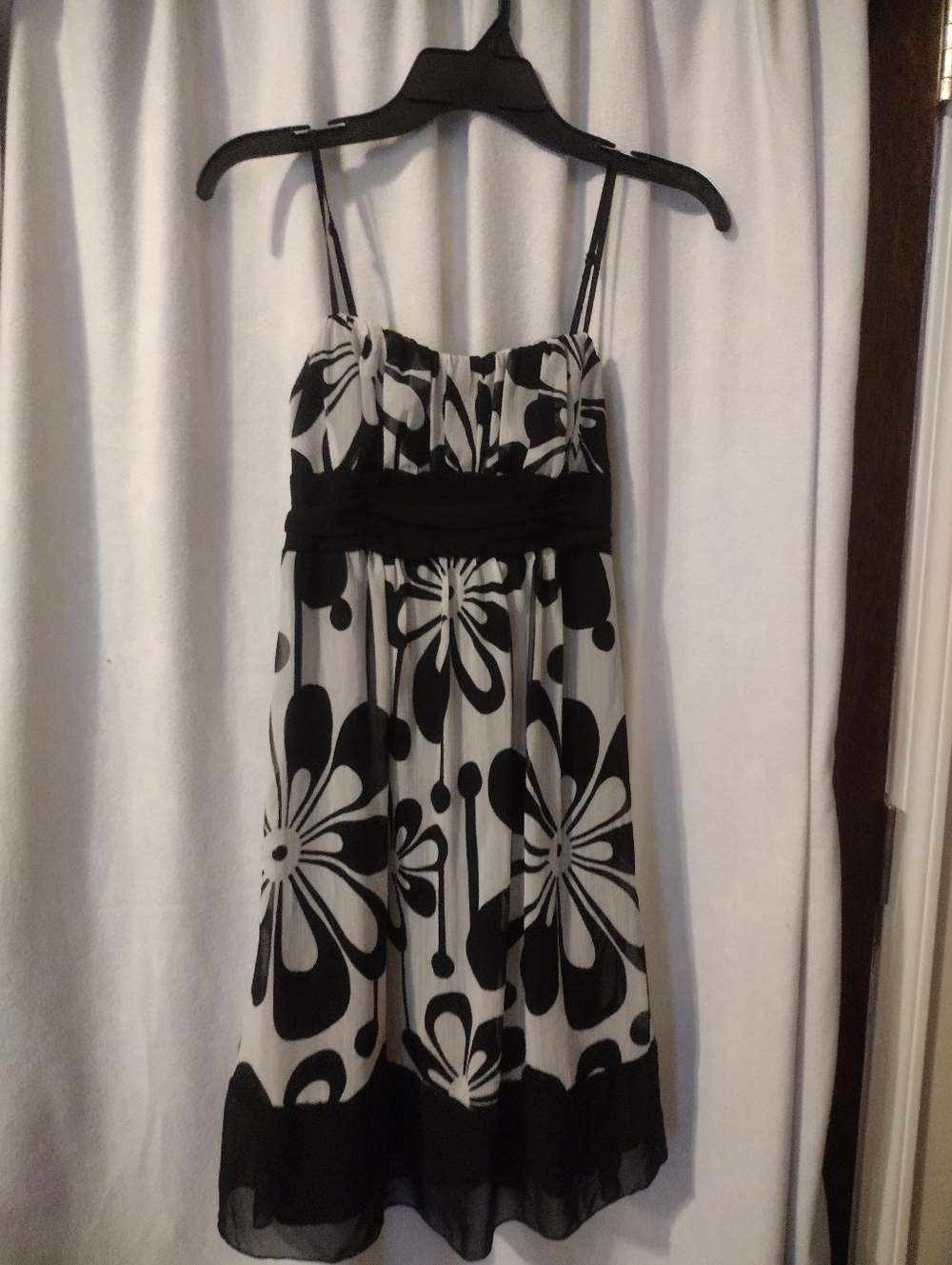 Trixxi Black/White Floral Dress